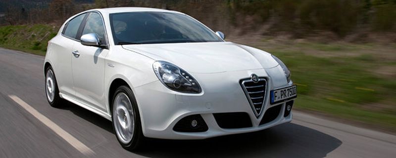 Der neue Alfa Romeo Giulietta Sprint unterscheidet sich bereits äußerlich von den anderen Versionen der Modellreihe.
