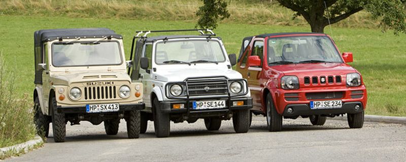 Suzuki Eljot LJ80 Jahr 1980, Nachfolger Suzuki Samurai ab1988, Suzuki Jimny ab 1998 (v.l.n.r.).