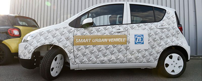 Extrem wendig, lokal emissionsfrei sowie vernetzt mit Fahrer und Umwelt: Mit dem Smart Urban Vehicle zeigt ZF das Potenzial intelligenter Vernetzung einzelner Fahrwerk-, Antriebs- und Fahrerassistenzsysteme.