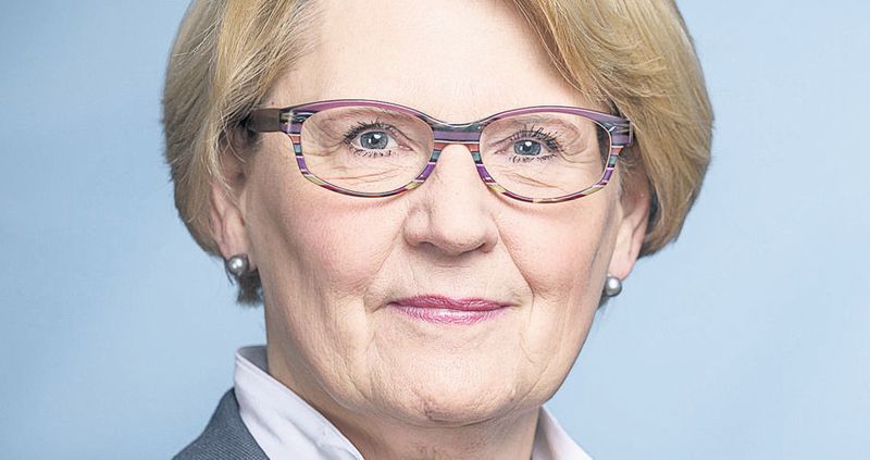 Staatssekretärin Cornelia Rogall-Grothe freut sich über den eingehaltenen Zeitplan