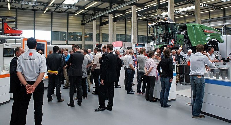 Rund 1000 Gäste aus über 30 verschiedenen Ländern verzeichnete die Inhouse-Messe von Bystronic, die am Hauptsitz in Niederönz stattgefunden hat.