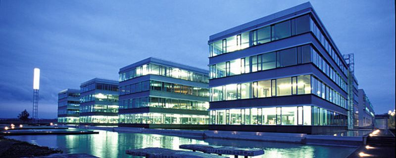 Der kanadisch-österreichische Autozulieferer Magna hat einen Vertrag über den Erwerb der Getrag-Gruppe abgeschlossen.
