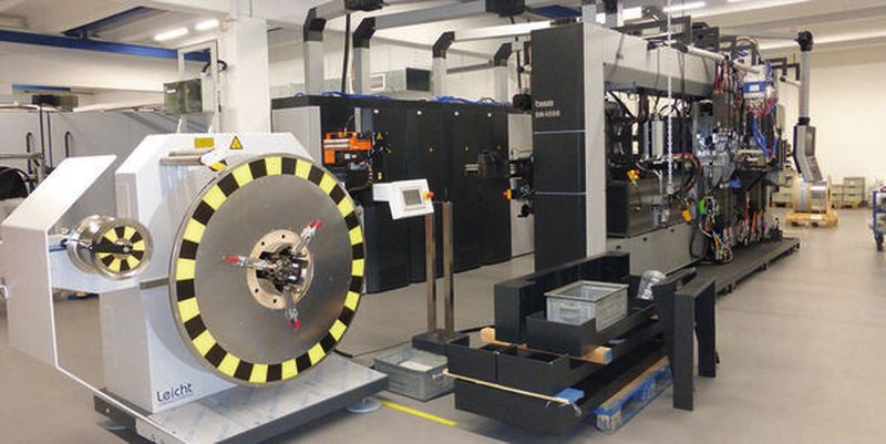 Die neu angeschaffte Bimeric 4500 von Bihler mit einem VH-1300-BA-Abwickler der Leicht Stanzautomation GmbH aus Bretten.