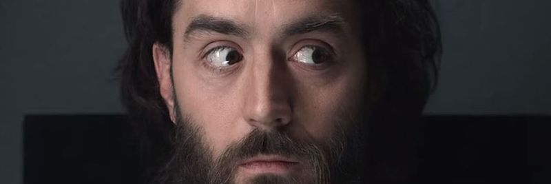 Wie sieht es aus, wenn Menschen zum ersten Mal Bekanntschaft mit einem Dusch-WC machen? Das sieht man in dem Videoclip „Meine erstes Mal mit Geberit AquaClean“. Die Palette der Empfindungen reicht von überrascht und unsicher über irritiert und unentschlossen bis hin zu schlicht glückselig. Das Video ist in jedem Fall sehenswert!