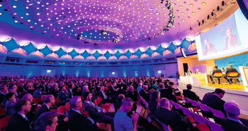 Bundesinnenminister Thomas de Maizière moderierte das Forum Digitale Gesellschaft des IT-Gipfels @ Zukunftskongress