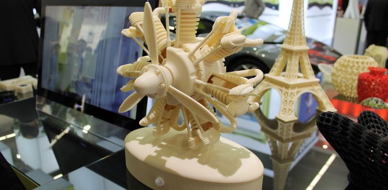 Die Euromold ist die von der mittelständischen Frankfurter Demat GmbH veranstaltete Weltmesse für Werkzeug-, Modell- und Formenbau, Design, Additive Fertigung und Produktentwicklung. Seit 21 Jahren wurde die Euromold erfolgreich in Frankfurt durchgeführt und hat sich in dieser Zeit zur weltgrößten Messe dieser Art entwickelt und etabliert.