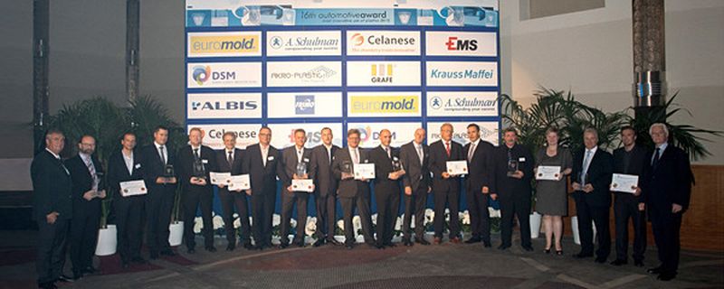 Gewinner des SPE Automotive Awards parts & components v.l.n.r.Dr.-Ing. Rudolf Fernengel, 2R Kunststofftechnik GmbH, Udo Gayer, Daimler AG, Christian Heinz, Continental Automotive GmbH, Jens Ebert, FTE automotive GmbH, Johannes Burkhard, FTE automotive GmbH, Hermann Bauer, FTE automotive GmbH, Reinhold Krischke, BMW Group, Sven Stein, BMW AG, Rüdiger Poltrock, BMW AG, Dr.-Ing. Hansjörg Kurz, Volkswagen AG, Fernando Burguera, Batz S. Coop., Pedro Zubieta, Batz S. Coop.Friedrich Westphal, PME-Fluidtec GmbH, Thilo Stier, AKRO-PLASTIC GmbH, Karl-Heinz Stelzl, FRIMO Group, Martina Schierholt, FRIMO Group, Dr. Ingo Kleba, Rühl Puromer GmbHDominik Schwager, dstyle, Dr.-Ing. Klaus-Dieter Johnke, Präsident SPE Central Europe.