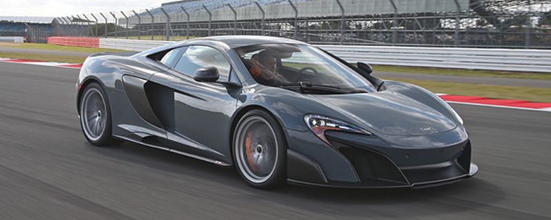 Mclaren modifizierte den nahezu perfekten Allrounder 650 S. Herausgekommen ist der 675 LT, dieser spielt allerdings in einer ganz anderen Liga.