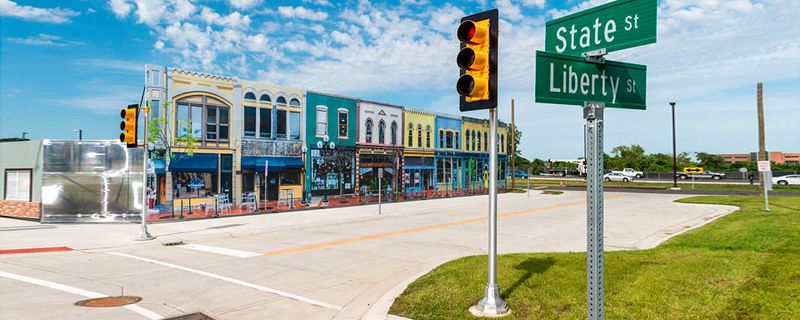Auf dem Testgelände „Mcity“ der University of Michigan lassen sich städtische und ländliche Infrastrukturen nachbilden.