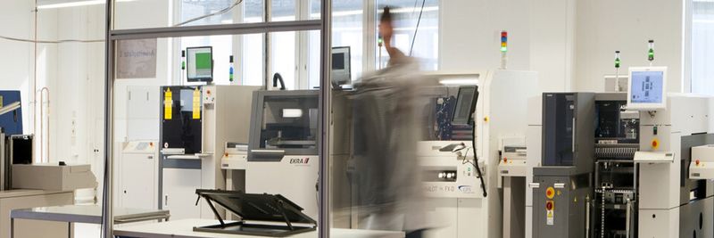 Bei MID-TRONIC haben sich mit der Umsetzung des Cloud-Projektes und der neuen MES-Generation neue Möglichkeiten und Handlungsspielräume zur Steuerung von Maschinen sowie für die gesamte SMT-Fertigung eröffnet.