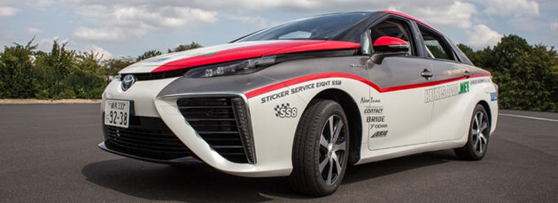 Premiere bei der ADAC-Rallye 2015: Der Toyota Mirai ist das erste Vorausfahrzeug mit Brennstoffzellenantrieb bei einem hochklassigen World-Rallye-Championship-Event.