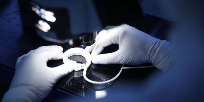 Freudenberg Medical verstärkt seine Position bei Beschichtungen, die vor allem bei Implantaten zum Einsatz kommen.