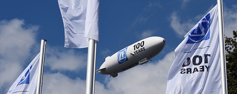 Mit einem großen Festakt und rund 1.500 internationalen Gästen aus Automobilindustrie, Wirtschaft, Politik und Gesellschaft hat ZF in Friedrichshafen sein 100-jähriges Bestehen gefeiert.