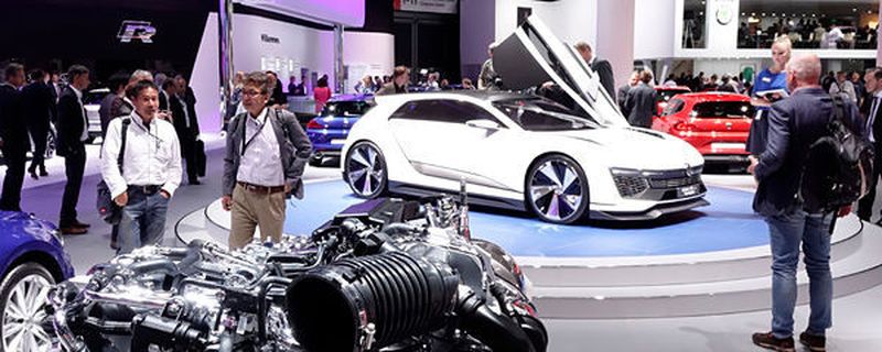 Die Digitalisierung ist auf der IAA 2015 allgegenwärtig. Besonders deutlich wird diese Entwicklung in Halle 3.1, quasi dem Silicon Valley der Messe – direkt über dem Messestand von Volkswagen.