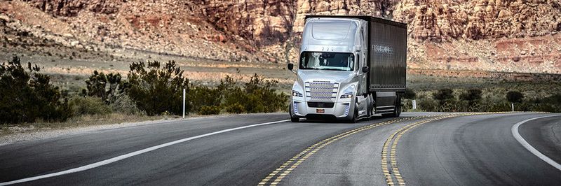 Beispiel für Industrie 4.0: Im Mai dieses Jahres hatte der Daimler-Truck Weltpremiere auf einem US-Highway in Nevada.