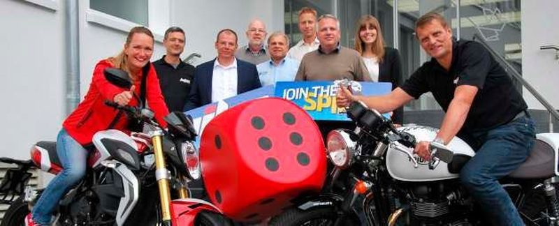 Die Würfel sind gefallen: Die Jury des Awards „Motorradhändler des Jahres“ hat die Top Ten-Betriebe des Jahrgangs 2015 ausgesucht. Jetzt geht es vom 30. September bis 8. Oktober auf Rundreise.