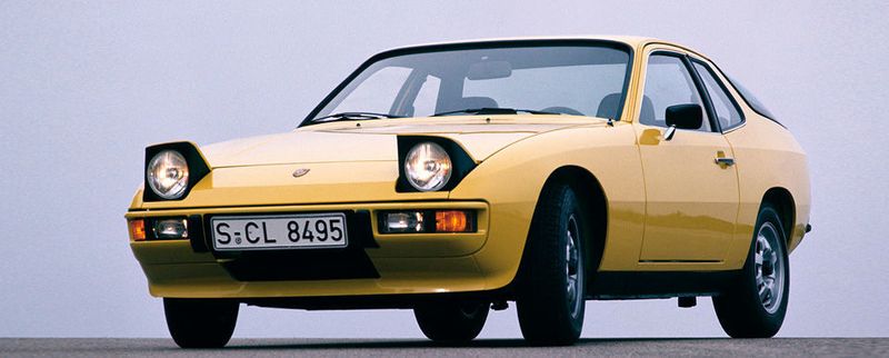 Im November 1975 stellte Porsche in Frankreich den 924 der Presse vor. Für Porsche-Puristen war das Frontmotor-Coupé mit femininen Formen damals ein Kulturschock.