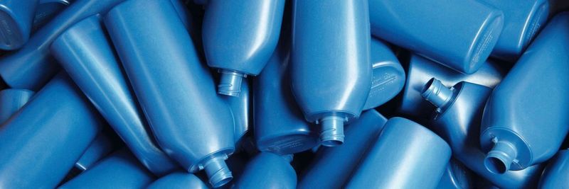 DMP stellt Abfüll- und Verpackungsmaschinen für die Kosmetik-, Lebensmittel- und Pharmaindustrie her. Deren Antriebe müssen mit den entsprechenden Schalt- und Schutzelementen ausgestattet werden.
