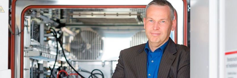 Dr. Thorsten Ochs arbeitet in der zentralen Forschung und Vorausentwicklung von Bosch in Renningen bei Stuttgart an der Batterie der Zukunft.