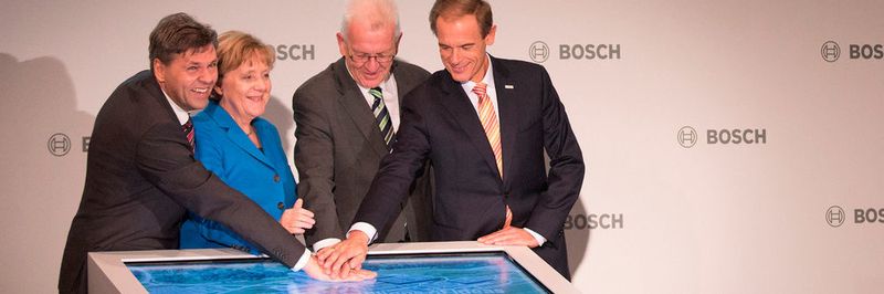 Auf dem Bild von links nach rechts: Dr. Michael Bolle, Bundeskanzlerin Dr. Angela Merkel, Ministerpräsident Winfried Kretschmann, Dr. Volkmar Denner.