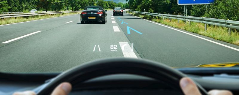 Der AR-Creator von Elektrobit umfasst eine Vielzahl von Software-Funktionen, etwa die hochpräzise Fahrspurpositionierung oder Funktionen wie die Augmentierung von Navigationsdaten.