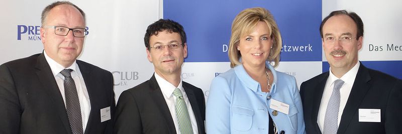 Gruppenbild mit Dame: Die neue Führungsriege von HPE in Deutschland präsentiert sich im Presseclub München (vlnr): Michael Eberhardt (VP Central Region Enterprise Services), Ulrich Seibold (Geschäftsbereichsleiter indirekter Vertrieb und Serviceprovider), Angelika Gifford (Vice President Software) und Heiko Meyer (VP Enterprise Group Deutschland)