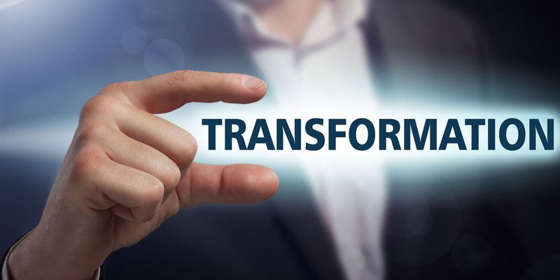 IDC geht davon aus, dass die digitale Transformation Unternehmen zunehmend zu Software-Firmen macht.