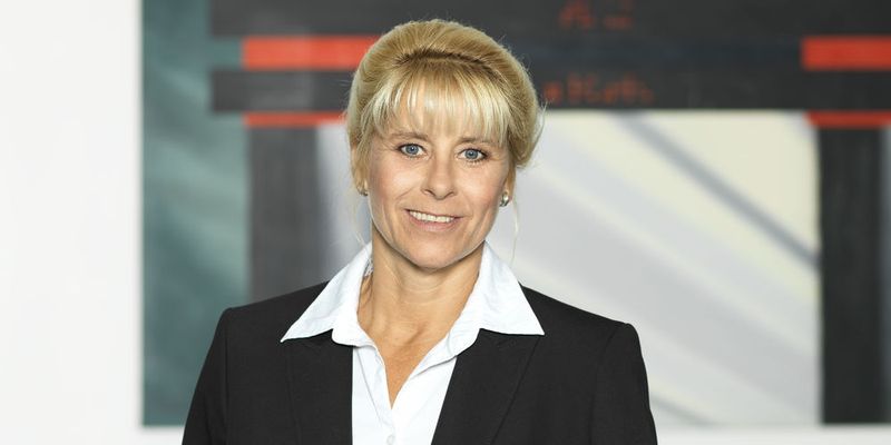 Gabriele Pohl verlässt Toshiba und gibt im Rahmen einer eigenen Firma Management-Seminare.