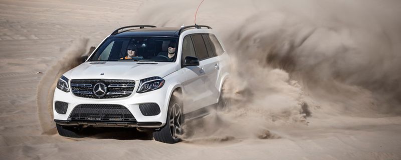 Zwei Wochen vor der offiziellen Fahrveranstaltung hat Mercedes-Benz den GLS in der Wüste gefahren.