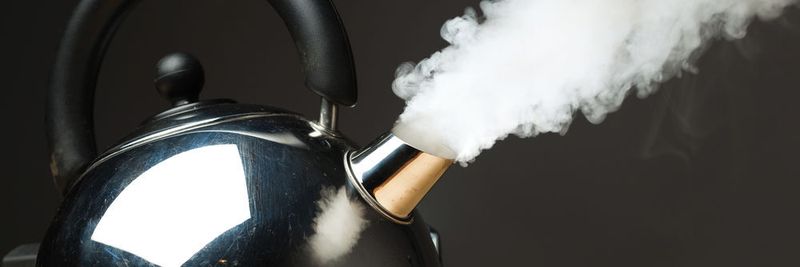 In der Küche erwünscht, in der Industrie verpönt. Leckagen in der Druckluft kosten Geld und belasten die Energiebilanz.