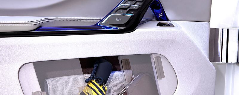 Ergebnis der Studie: Türverkleidungen müssen in Zukunft flexibler auf die individuellen Gegenstände der Konsumenten ausgerichtet werden. Mittelkonsolen benötigen Schnittstellen zu elektronischen Geräten.