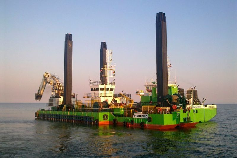 Anwendung finden diese Kabel z.B. auf Bohrinseln, Ölverarbeitungsschiffen, Offshore-Windkraftanlagen und speziellen Öltankern.