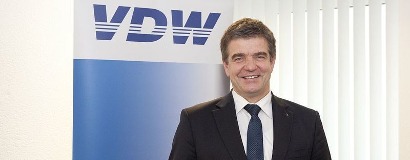 „Ich freue mich über das Vertrauen und auf meine künftigen Aufgaben im VDW“, sagte Dr. Heinz-Jürgen Prokop nach seiner Wahl zum Vorsitzenden.