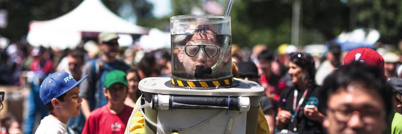 So wie dieser junge Mann sehen nur wenige Maker aus. Sie sind keine Freaks, sie sind technikbegeisterte Menschen.