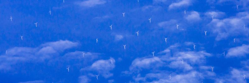 Laut der AG Energiebilanzen wurden im Jahr 2015 auf See über 8 TWh Strom produziert. Dies entspricht dem Strombedarf von über 2 Mio. Haushalten oder etwa 1,4 % der Bruttostromversorgung in Deutschland.