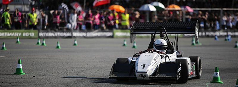 Erfolgreiche Saison: 2014 belegte das Rennteam der Uni Stuttgart in der Formula Student Germany und der Formula Student UK den zweiten Platz in der Gesamtwertung.