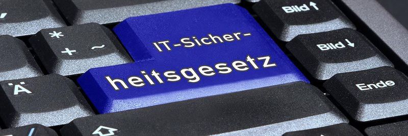 Das IT-Sicherheitsgesetz verpflichtet die Betreiber kritischer Infrastrukturen, ihre Netze effizienter vor Cyber-Angriffen zu schützen.
