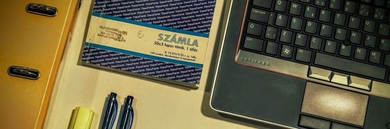 E-Rechnungen sparen neben Papier auch Zeit und Geld.