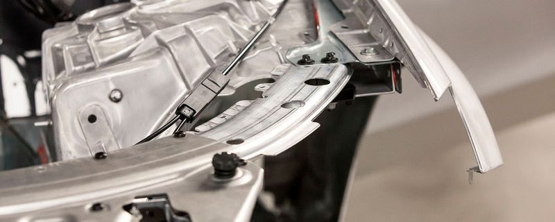 Leichtbau im Fahrzeug: Wie man ihn effektiv und wirtschaftlich einsetzt, zeigen Referenten auf dem fünften „Automobil Industrie Leichtbau-Gipfel“ am 14. und 15. März im Würzburger Vogel Convention Center.