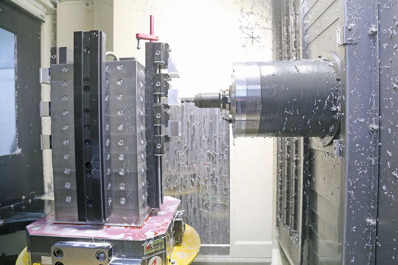 Die Averex-Maschinen sind so konstruiert, dass die Paletten auch in grosser Höhe bestückt werden können.
