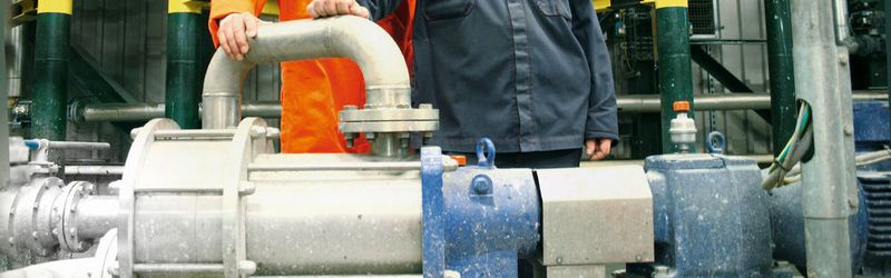 Rob van Oostveen (right), Maintenance Manager for Organik Kimya, doesn’t worry about production loss thanks to the Mouvex eccentric disc pumps he deploys to manufacture the company’s polymer emulsions. Recommended by Rob Blok (left) Account Manager at Verder, the Mouvex distributor, the pumps provide Organik Kimya with the safety, reliability and dependability the company needs to keep the facility up and running.