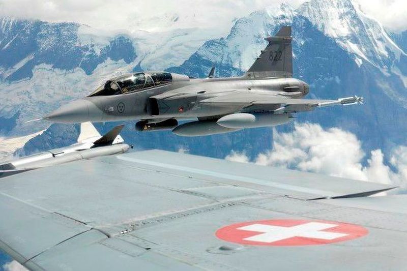 Der Gripen in der Schweiz auf Testflug.