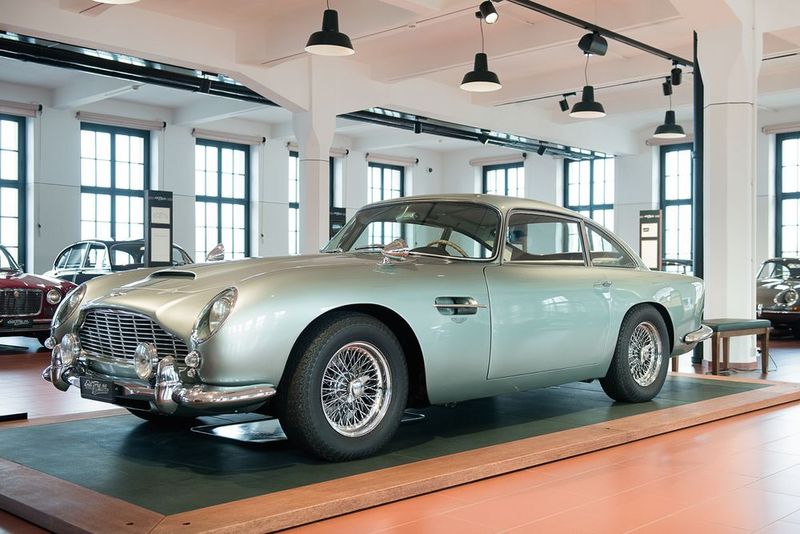 Ein besonderer Schatz der Sammlung in Safenwil, ein Aston Martin DB4 Vantage.