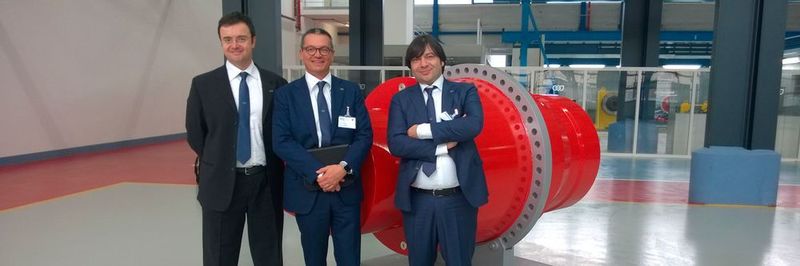 Freuen sich auf die Bauma 2016 (v.l.n.r.): Stefano Baldi, MWS Global Sales Director, Fausto Carboni, CEO Business, beide Bonfiglioli und Giorgio Cucchi, Genral Manager der seit kurzem zu Bonfiglioli gehörenden O&K Antriebstechnik.