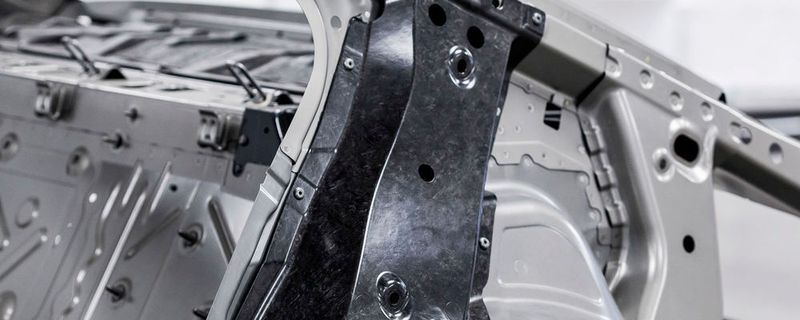 Ausgezeichneter Automobil-Leichtbau: Altair und das Center for Automotive Research verleihen gemeinsam den Enlighten Award.
