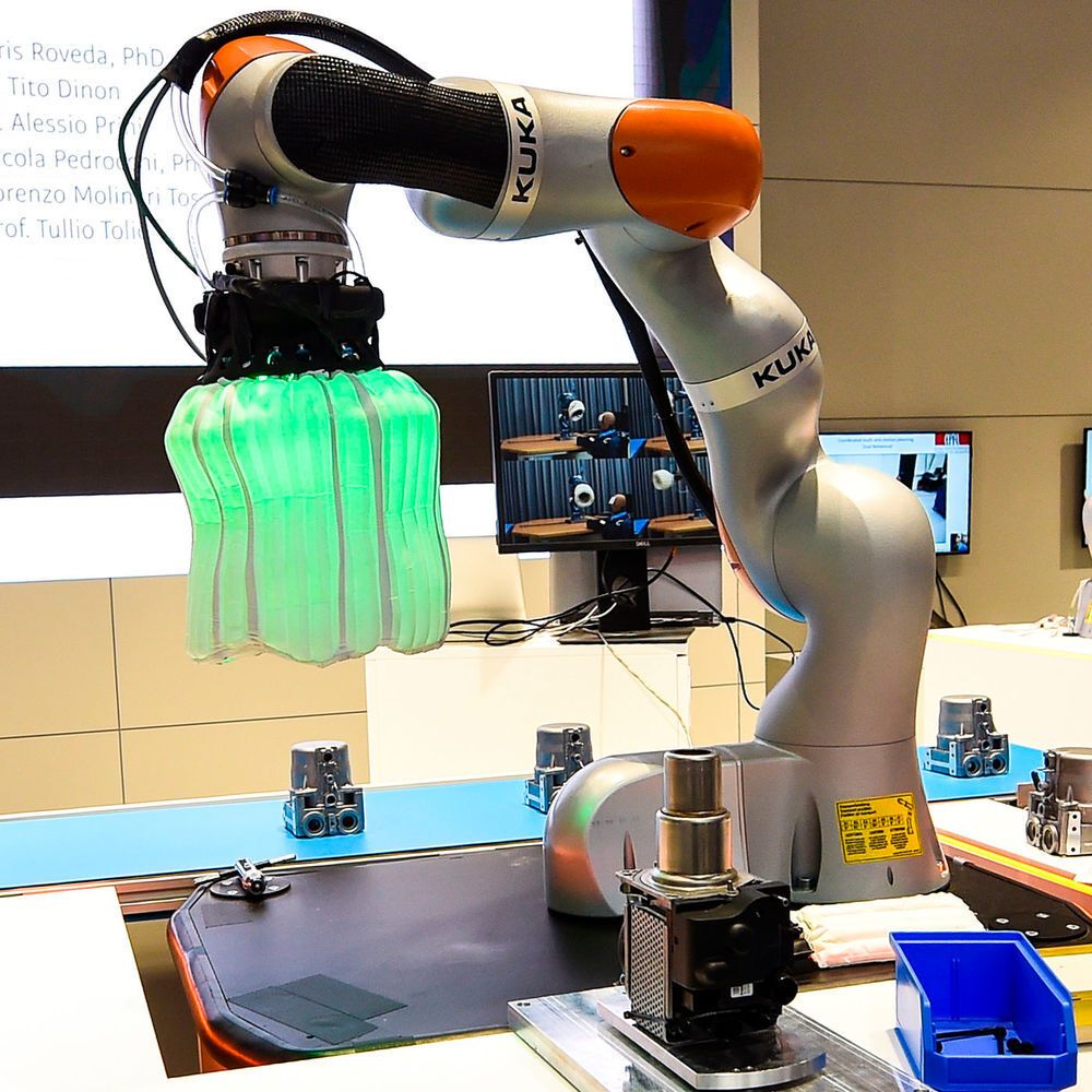 RoboterAirbag von DLR gewinnt Kuka Innovation Award