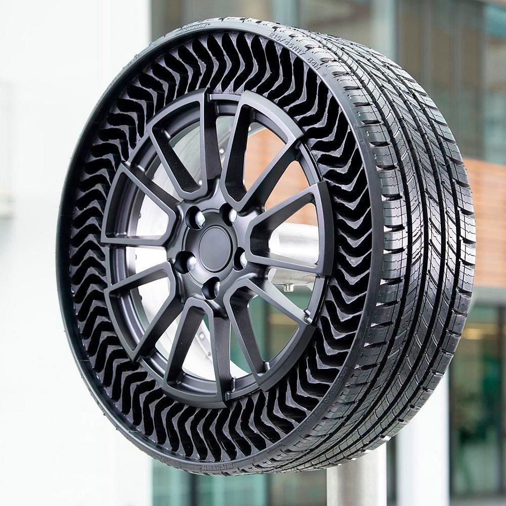 Leicht Und Luftlos Neue Reifenkonzepte Von Bridgestone Und Michelin