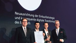 Preisverleihung des diesjährigen BME-Innovationspreises (v.l.): Dr. Silvius Grobosch (BME-Hauptgeschäftsführer), Tanju Durmaz (Ltr. Corporate Purchasing Strategy DMG Mori), Timo Rickermann (Chief Purchasing Officer DMG Mori) und Jury-Sprecher Dr. Michael Nießen. (BME/Marotzke/Weiler)