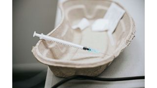 Eine neue Klasse von Impfstoffen, basierend auf Messenger-RNA (mRNA), wurde erstmals in großem Umfang zur Bekämpfung der Corona-Pandemie eingesetzt. Wissenschaftler fanden nun heraus, dass die neue Wirkstoffklasse das Langzeitgedächtnis unseres angeborenen Immunsystems trainiert. (Symbolbild)  (Bild: frei lizenziert)