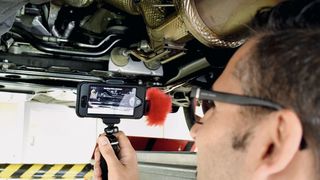 Von der Serviceannahme bis zur Nachbearbeitung: Digitale Prozesse werden für Autohäuser immer wichtiger. TÜV-Nord-Experten beraten Betriebe, wie man sie sinnvoll umsetzt.  (Bild: Rosenow)